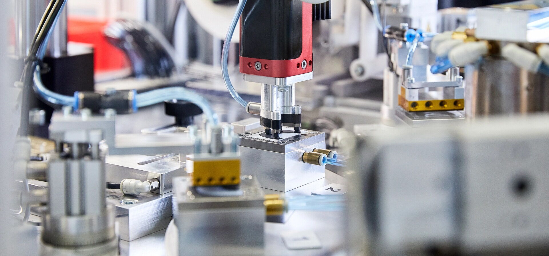 Implantable Batteries by Wyon in Switzerland – Reliable Power Supply for Active Medical Implants